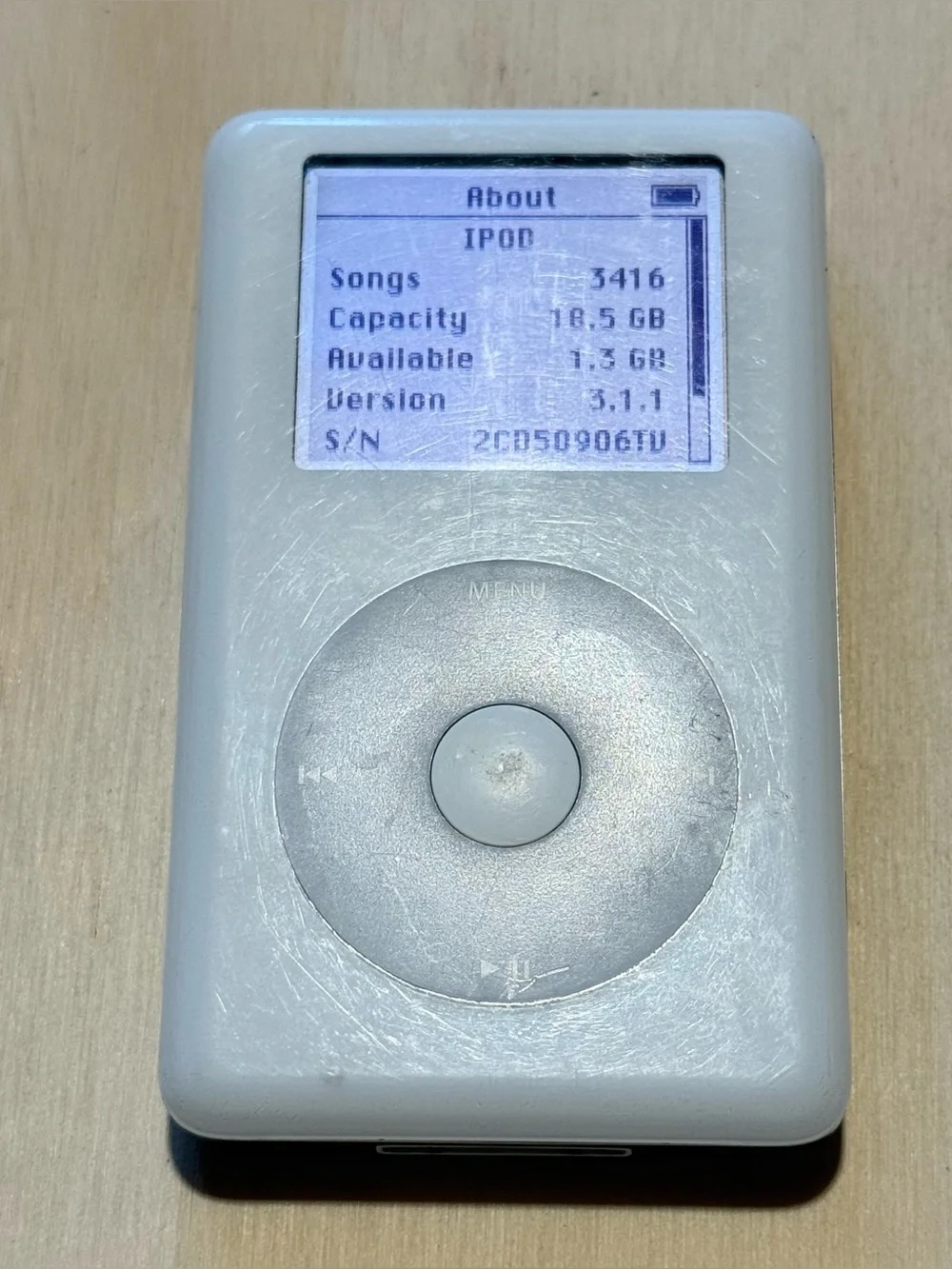 iPod 4thGen Model:MP102 20GB White Tested Good Battery w/3416Song-Charg Read Blw